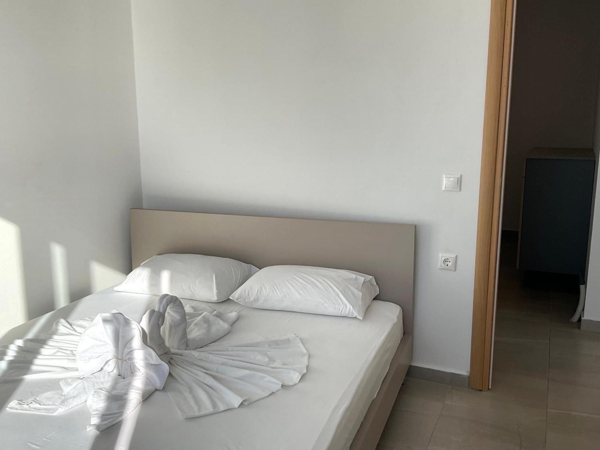 Mojito Beach Apartments With Free Parking Sarandë Exteriör bild