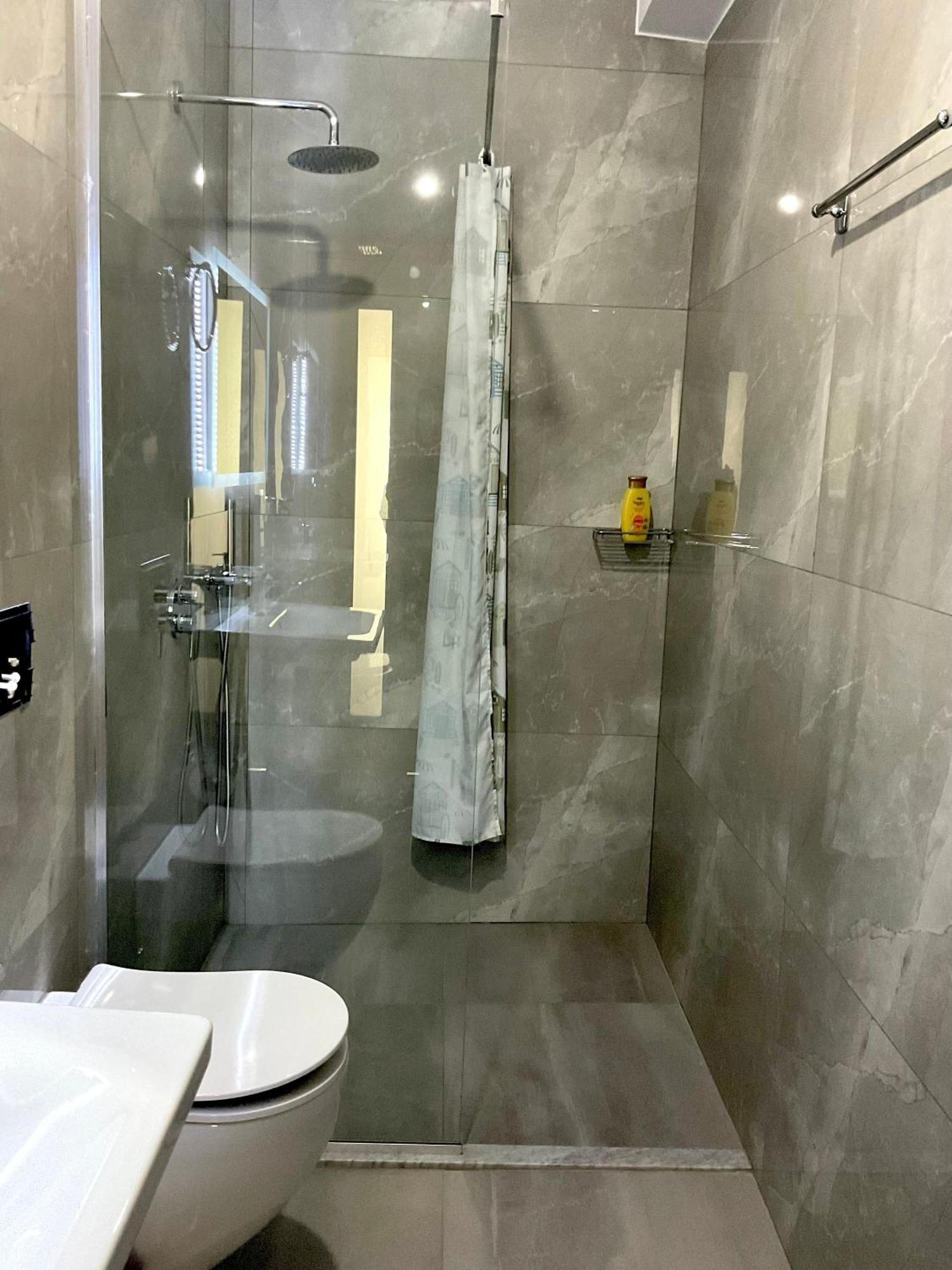 Mojito Beach Apartments With Free Parking Sarandë Rum bild