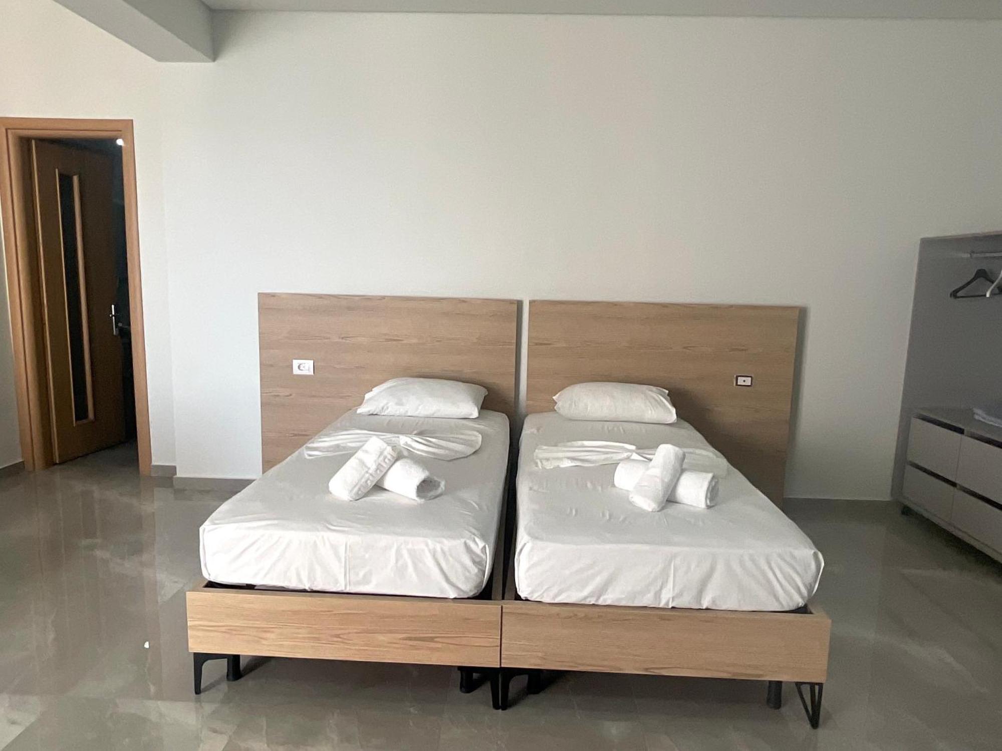 Mojito Beach Apartments With Free Parking Sarandë Rum bild
